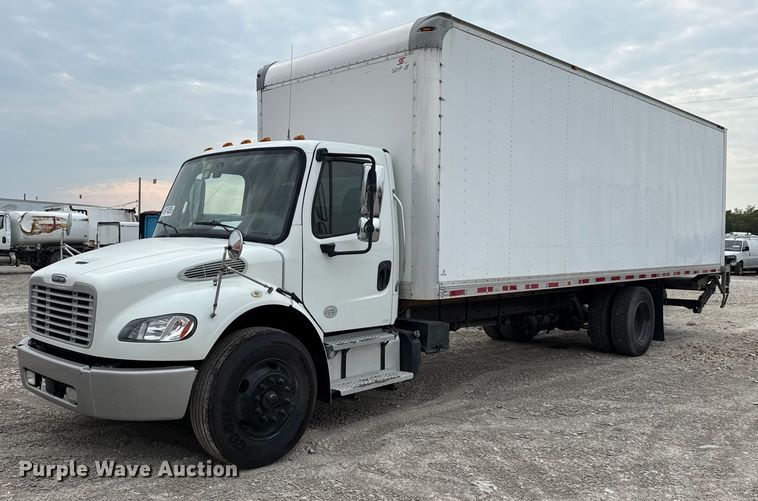 2018 Freightliner Business Class M2 box truck - YA0862
