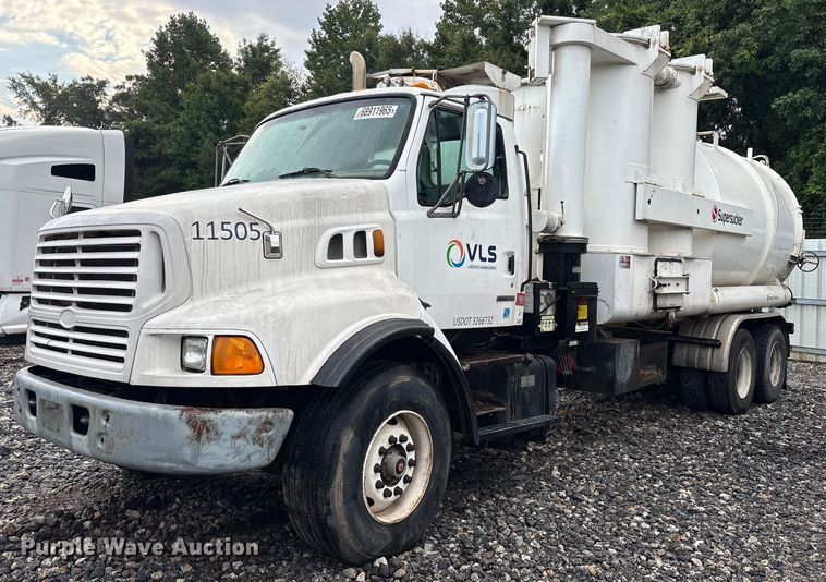 2000 Sterling L9500 vacuum truck - YA0940