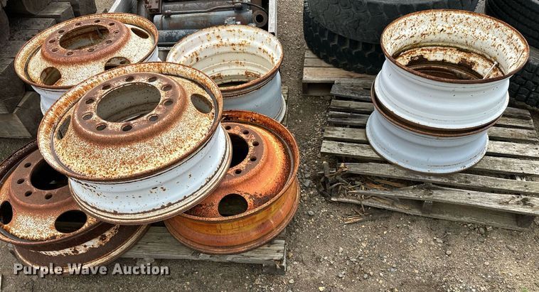 (11) truck wheels - DT6326