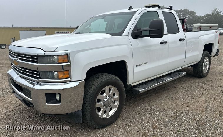 2015 Chevrolet Silverado 2500HD LT Double Cab pickup truck - DT6337