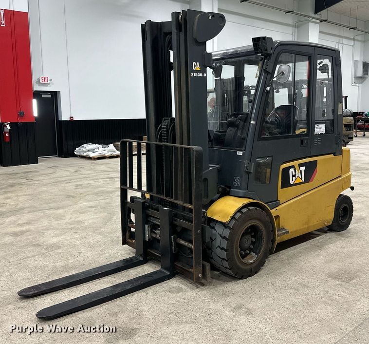 Caterpillar EP10000 forklift - DT6374
