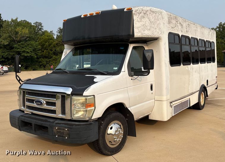 2008 Ford E450 shuttle bus - DU1298