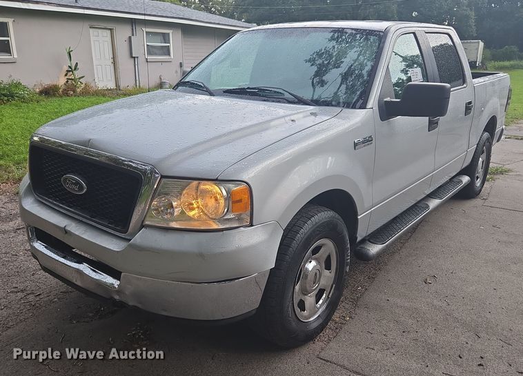 2005 Ford F150 SuperCrew pickup truck - DU2514