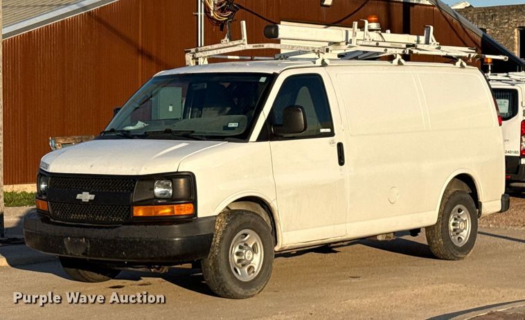 2015 Chevrolet Express van - DX5755
