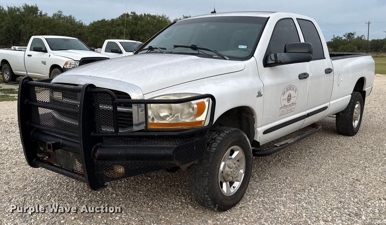2006 Dodge Ram 3500 Quad Cab pickup truck - DX5763