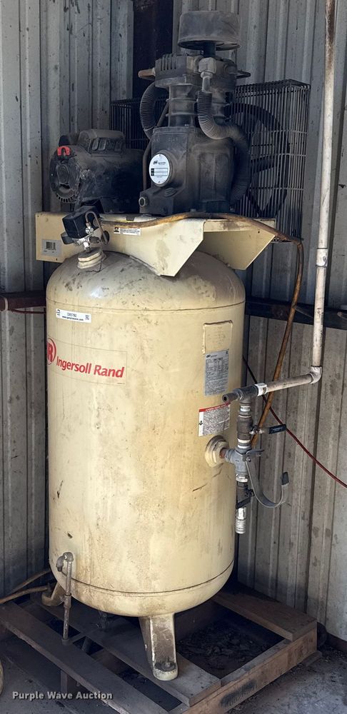 Ingersoll Rand TS4N5 air compressor - DX5782