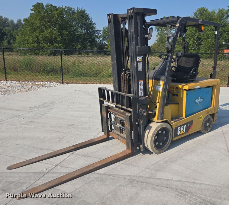 Caterpillar EC30LN2 forklift - DY1174