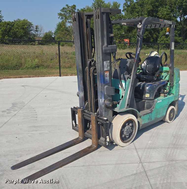 Mitsubishi FGC25N forklift - DY1177