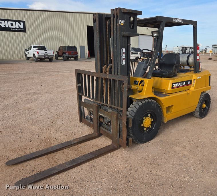 Caterpillar GP40 forklift - DY1190