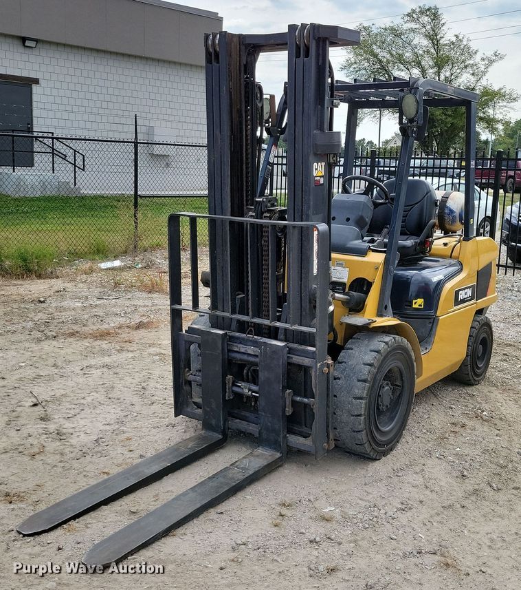 Caterpillar GP35N forklift - DZ6510
