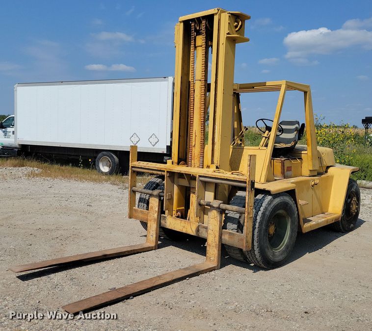 Caterpillar  Towmotor V225 forklift - DZ6547