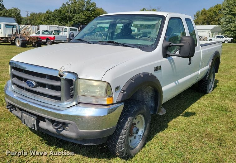 2004 Ford F350 SuperCab pickup truck - DZ6565