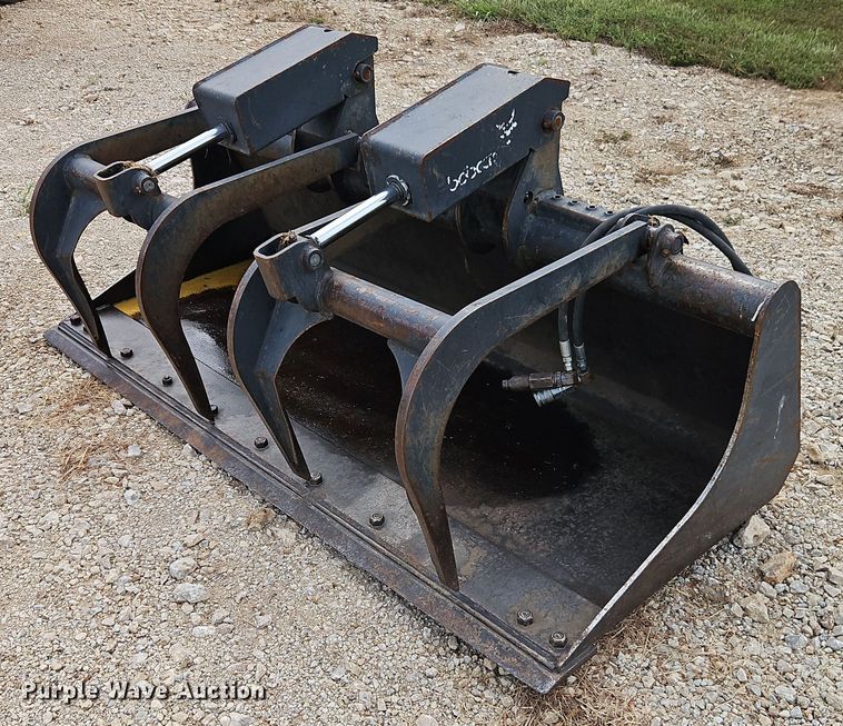 Bobcat skid steer grapple bucket - EB8312