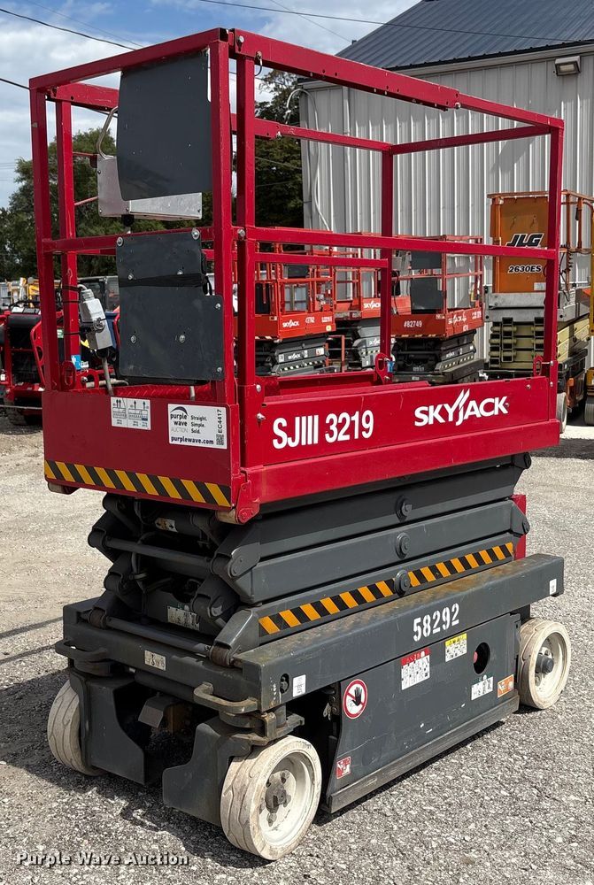 Skyjack SJIII 3219 scissor lift - EC4417