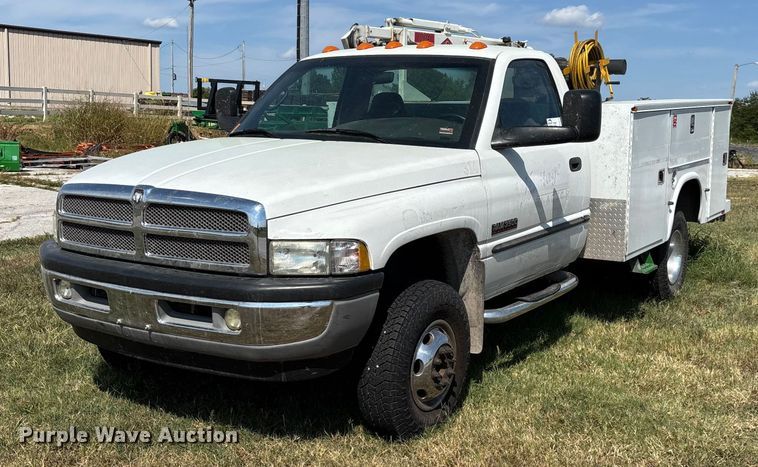 2002 Dodge Ram 3500 utility bed pickup truck - ED2213