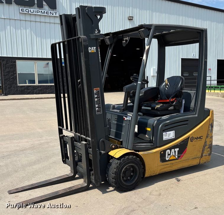 Caterpillar 2ET3500 forklift - EE3996