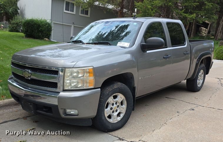 2007 Chevrolet Silverado 1500 Crew Cab pickup truck - EF3794