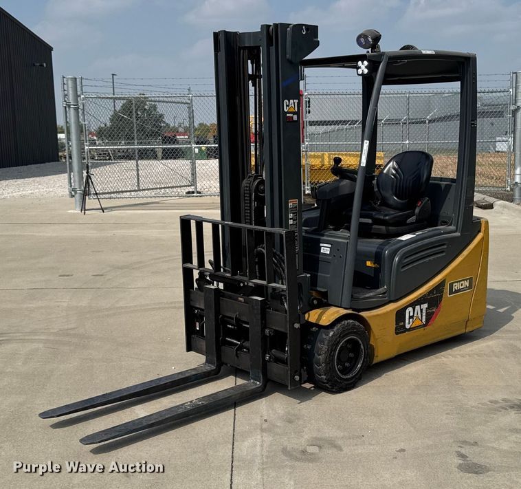 Caterpillar 2ET4000 forklift - EM2345