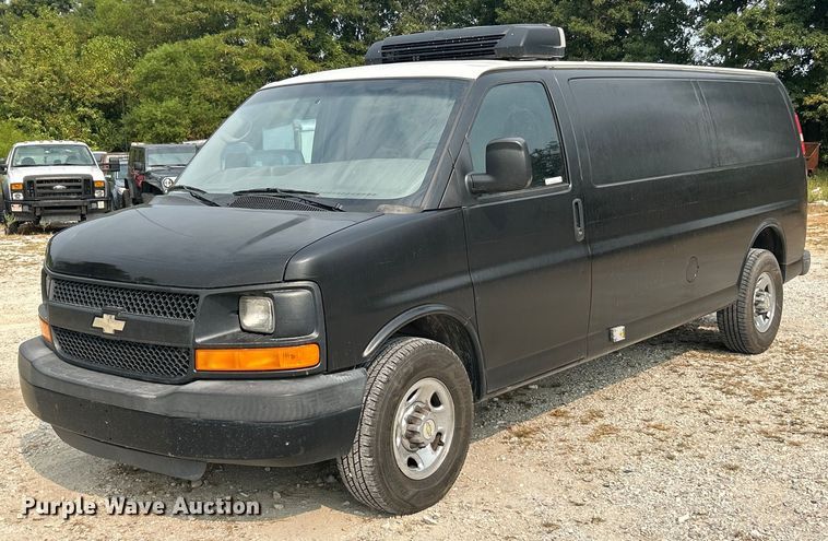 2005 Chevrolet Express 3500 refrigerated van - ET3131