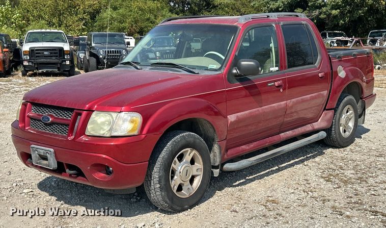 2004 Ford Explorer Sport Trac pickup truck - ET3180