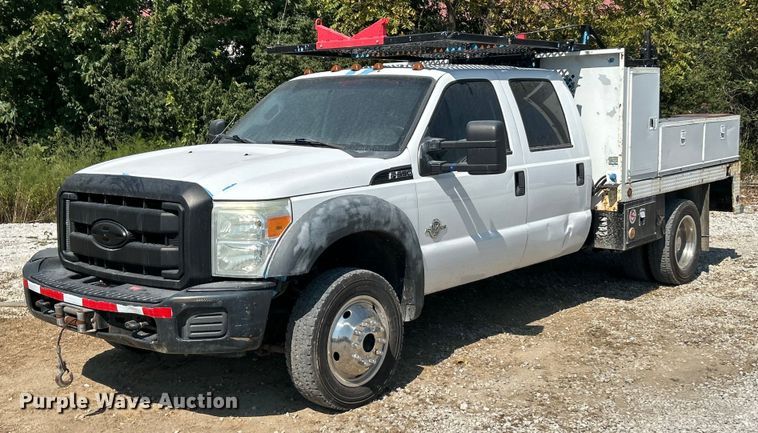 2011 Ford F550 Super Duty Crew Cab flatbed truck - ET3186