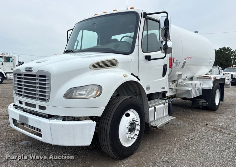 2011 Freightliner Business Class M2 propane delivery truck - NU9606