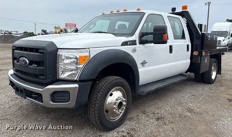 2016 Ford F550 Super Duty Crew Cab flatbed truck - NU9616