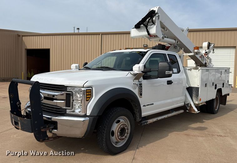 2019 Ford F550 Super Duty XLT SuperCab bucket truck - DJ7783