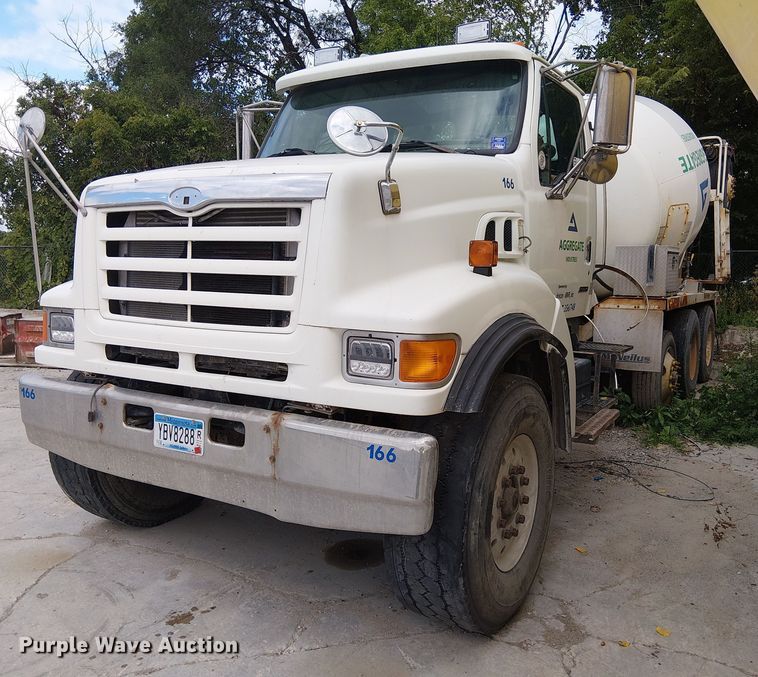 1999 Sterling ready mix truck - DT6268