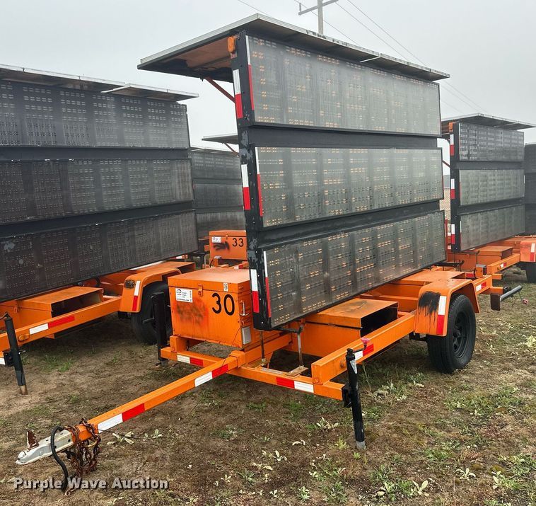 1998 American Signal message board trailer - DT6328