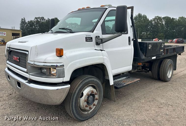 2006 GMC C4500 flatbed truck - DT6343