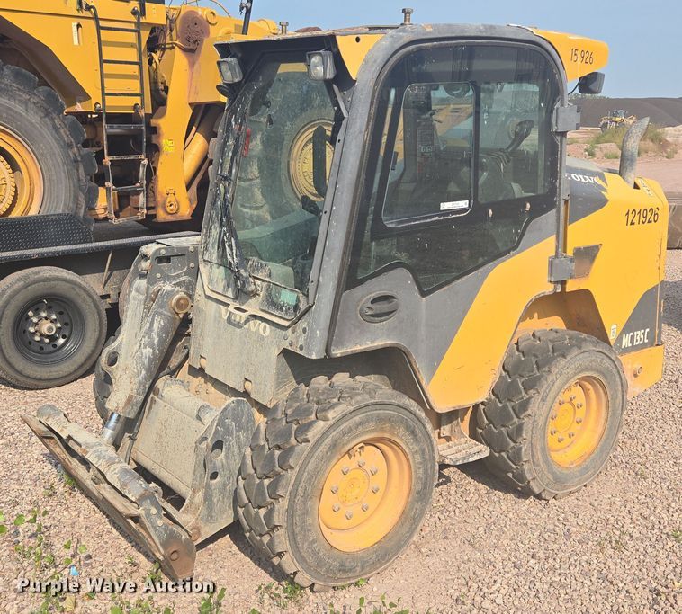 2016 Volvo MC135C skid steer loader - DY1128