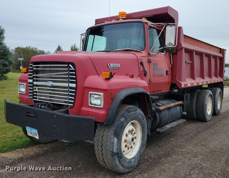 1994 Ford L8000 dump truck - DZ6483