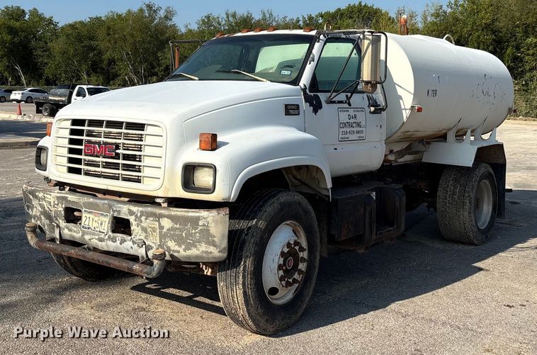 1999 GMC 7500 water truck - EA7472
