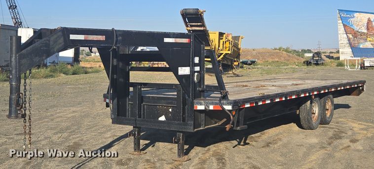 2004 Top Hat Industries equipment trailer - EC1175
