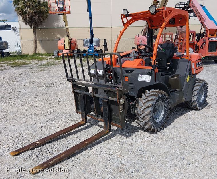 2023 JLG 3013 telehandler - EC3790