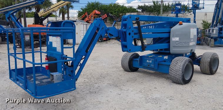 2013 Genie Z-45/25J boom lift - EC3799