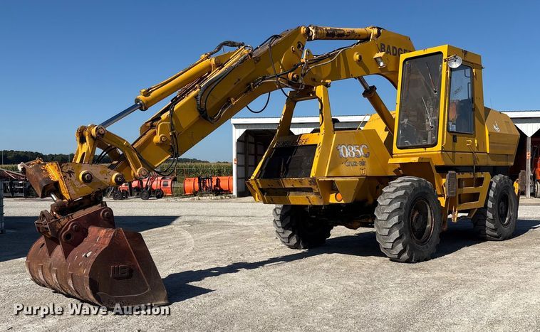 Badger 1085C wheeled excavator - EC4396