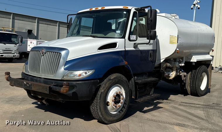 2012 International 4300 water truck - ED5885