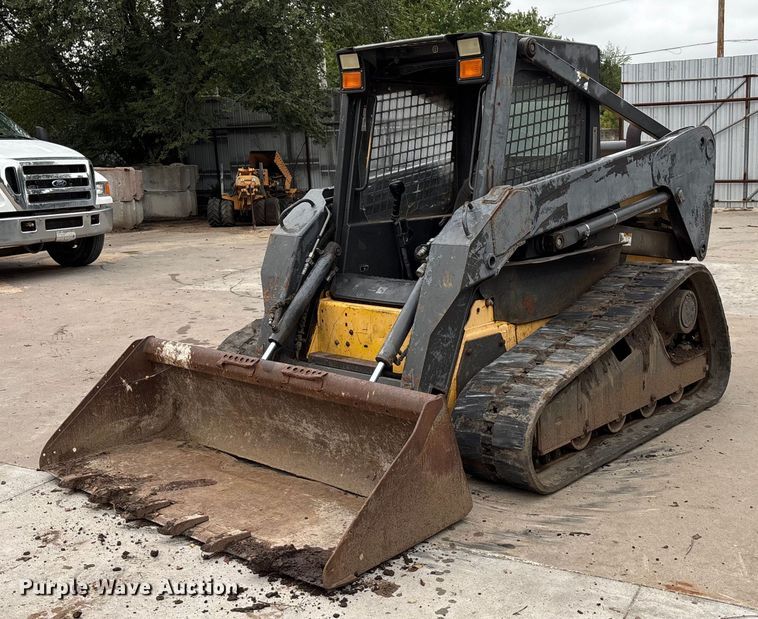 New Holland tracked skid steer loader - EE3971