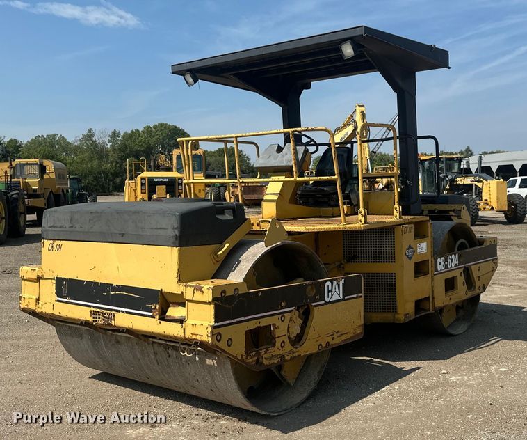 1995 Caterpillar CB-634 double drum vibratory roller - EE4012