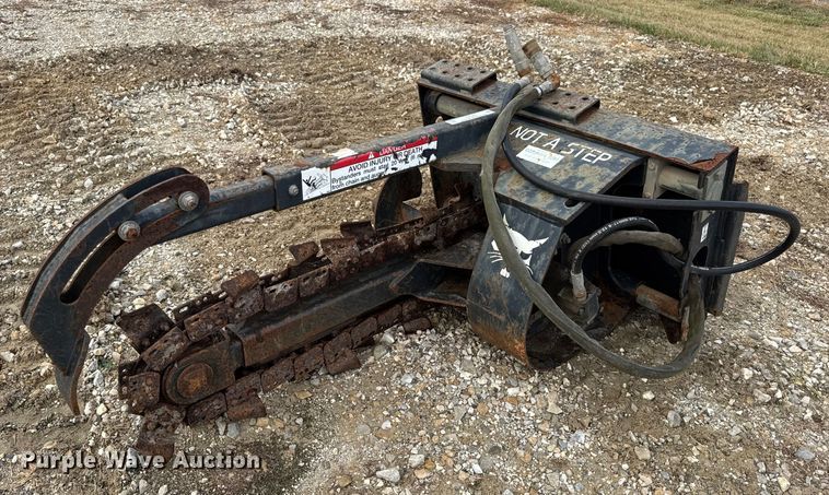 Bobcat LT112 compact utility loader trencher - EH7467