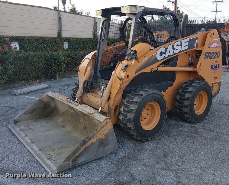 2011 Case SR220 skid steer loader - EL6111