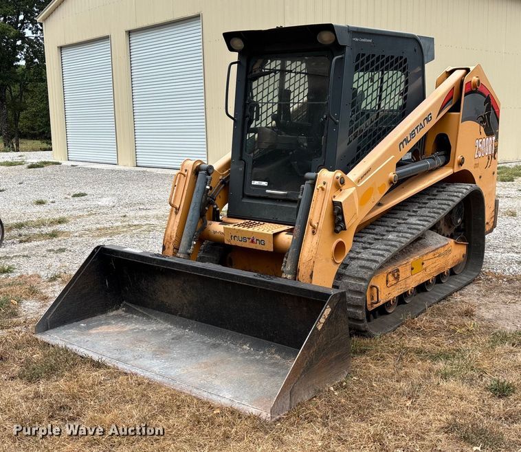 2016 Mustang 2500RT tracked skid steer loader - EN5561
