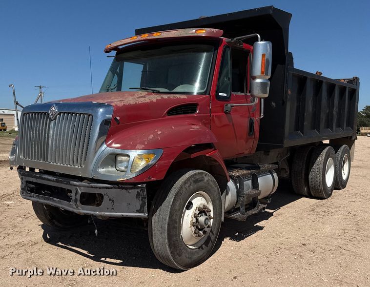 2004 International 7400 dump truck - EP0544