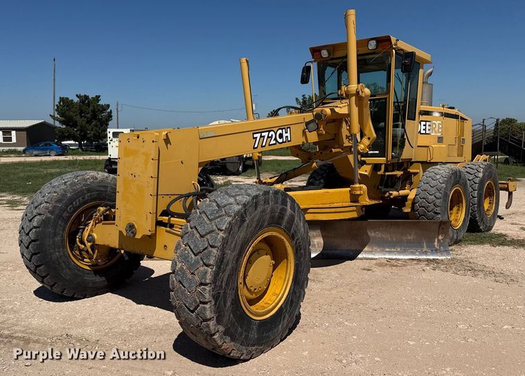 1999 John Deere 772CH motor grader - EP0552