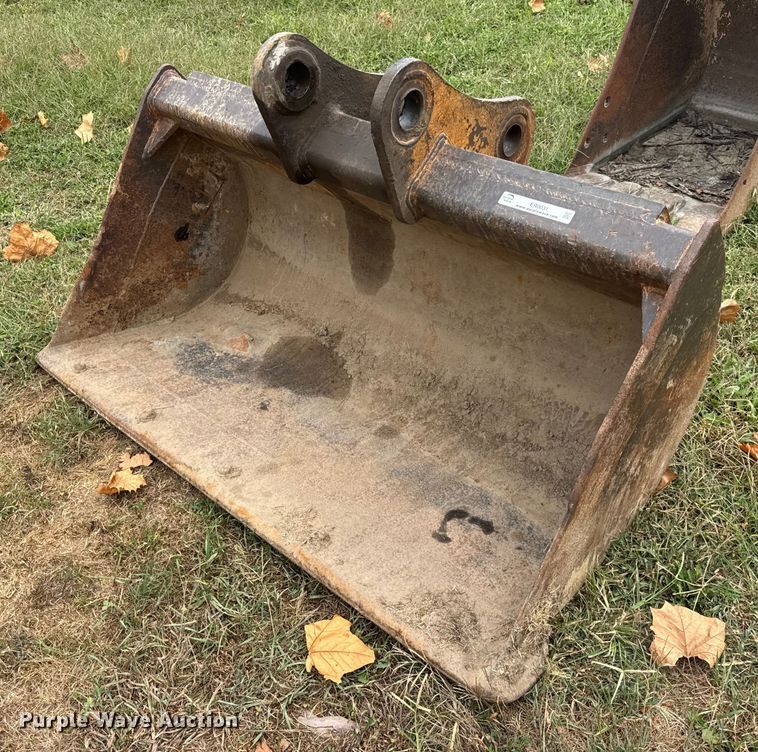 60" W excavator bucket - ER0031