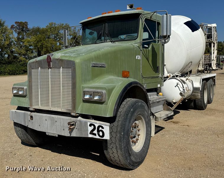 2005 Kenworth W900 ready mix truck - ER0054