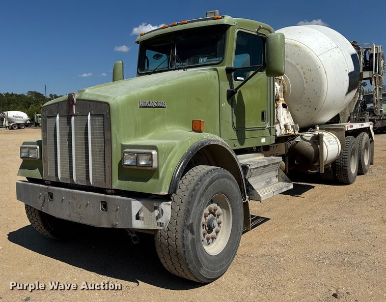2011 Kenworth W9 Series ready mix truck - ER0057