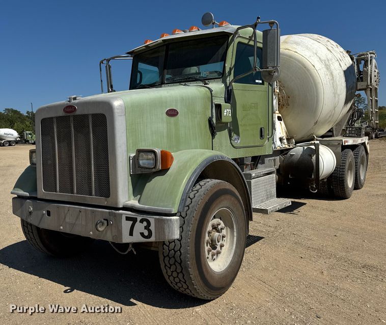 2011 Peterbilt 365 ready mix truck - ER0059